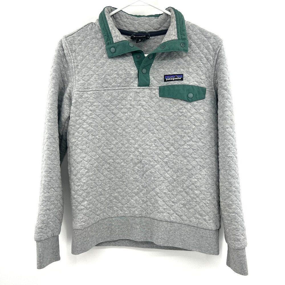 Patagonia Women's Organic Cotton Quilt Snap-T Pullover in Gray/Green Women's XS